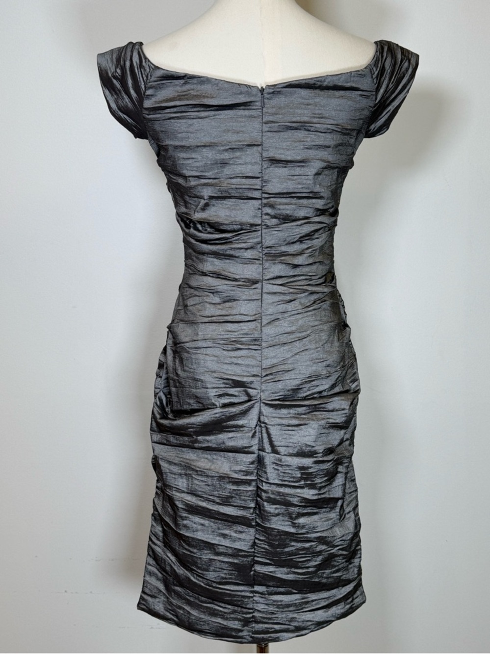 Alex Evenings Gray Ruched Cocktail Dress With Beaded Neckline Women’s Size 4 - Picture 7 of 11